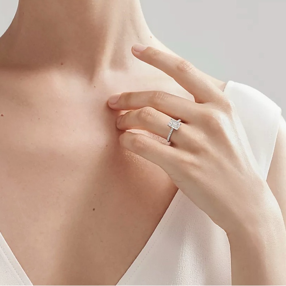 Tiffany & Co. 2025 Novo engagement ring .INSURED AT 31k . STEAL at this price